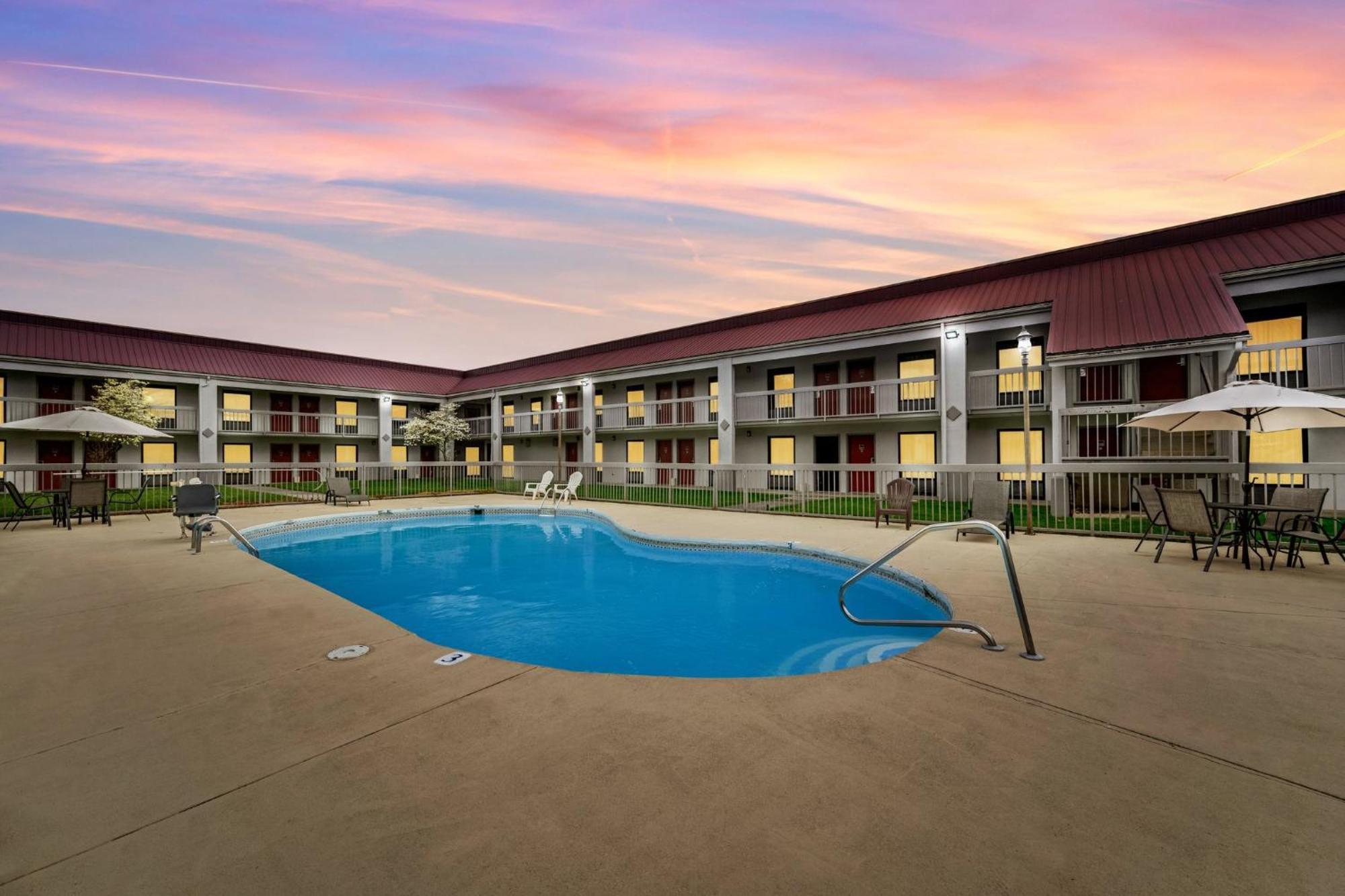 Red Roof Inn Kingsport Bagian luar foto